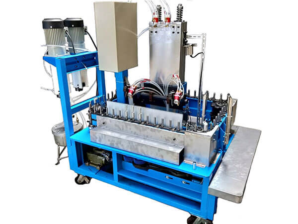 proimages/products/12Automatic_Produce/12-10Rotary_auto/12-10-03Rotary-auto-spraying-machine.jpg