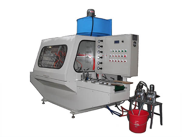 proimages/products/12Automatic_Produce/12-16-01Auto-moulding-spraying-machine.jpg