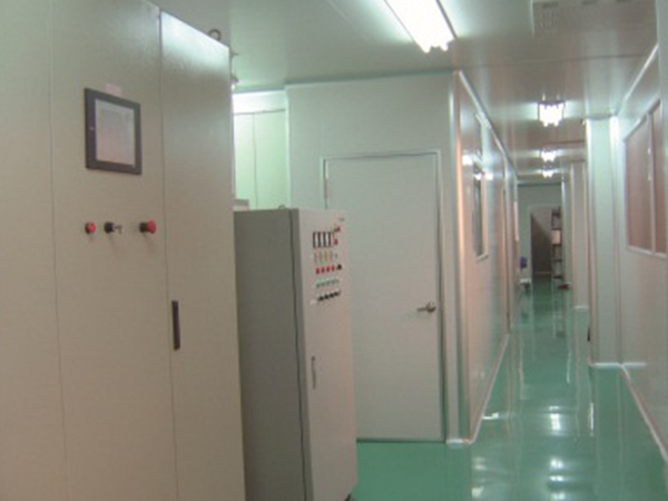 proimages/products/12Automatic_Produce/12-19Clean_room-coating/12-19-02Clean-room-coating-area.jpg