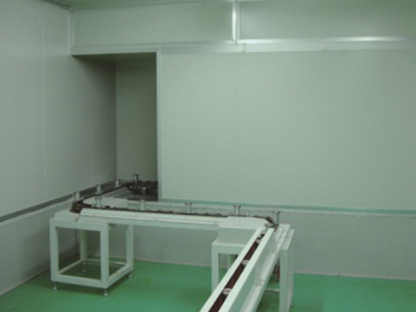 proimages/products/12Automatic_Produce/12-19Clean_room-coating/12-19-04Clean-room-coating-area.jpg