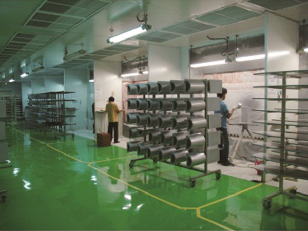 proimages/products/12Automatic_Produce/12-19Clean_room-coating/12-19-05Clean-room-coating-area.jpg